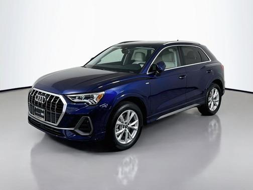 Navarra Blue Metallic 2023 Audi Q3 45 S line Premium Plus