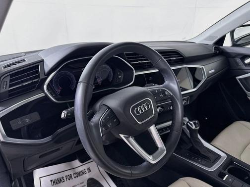 Navarra Blue Metallic 2023 Audi Q3 45 S line Premium Plus