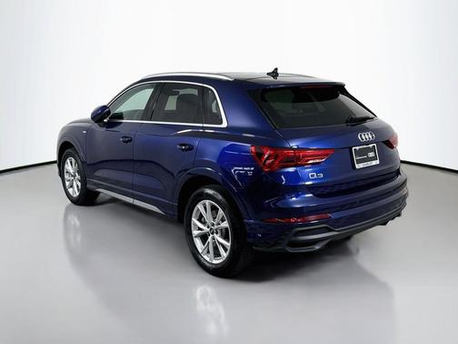 Navarra Blue Metallic 2023 Audi Q3 45 S line Premium Plus