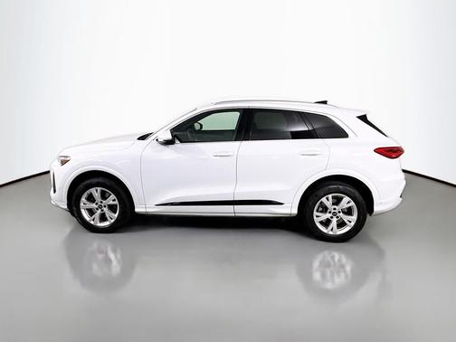 2025 Audi Q5 Premium TFSI quattro S tronic