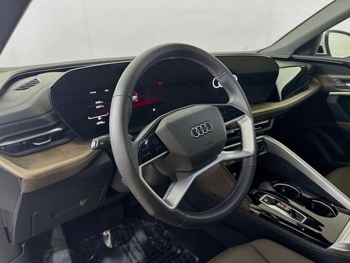 Arkona White 2025 Audi Q5 Premium TFSI quattro S tronic