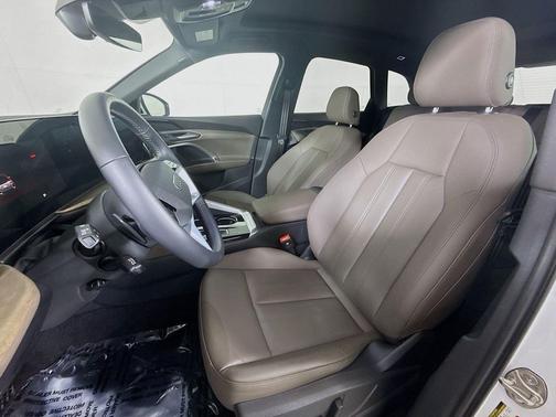 Arkona White 2025 Audi Q5 Premium TFSI quattro S tronic