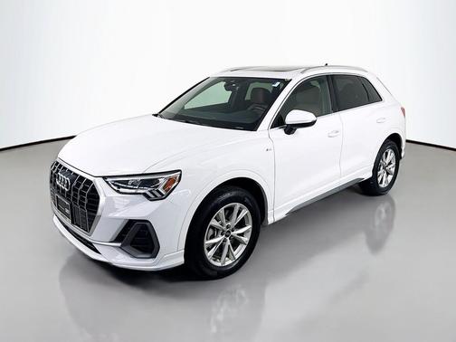 Glacier White Metallic 2023 Audi Q3 45 S line Premium Plus