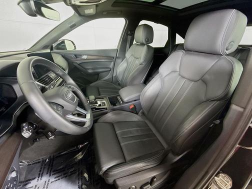 2023 Audi Q5 45 S line Prestige