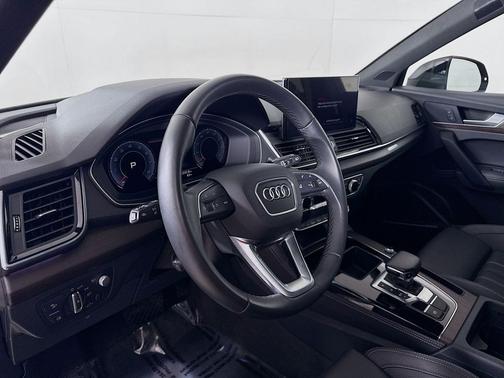2023 Audi Q5 45 S line Prestige