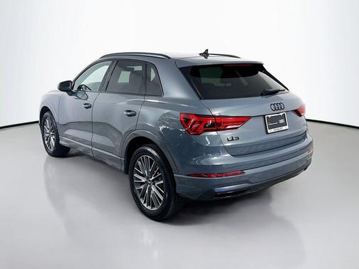 Nano Gray Metallic 2023 Audi Q3 Premium 40 TFSI quattro Tiptronic