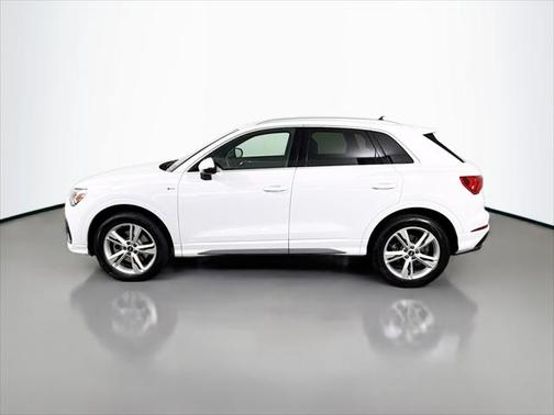 2022 Audi Q3 Premium Plus 45 TFSI S line quattro Tiptronic