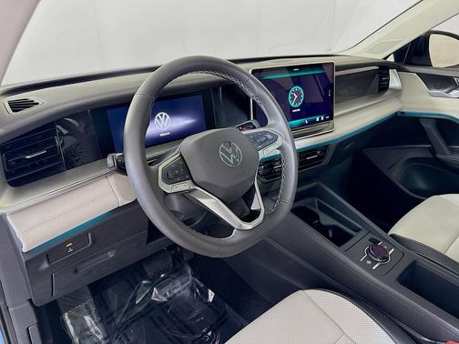 2025 Volkswagen Tiguan 2.0T SE 4MOTION