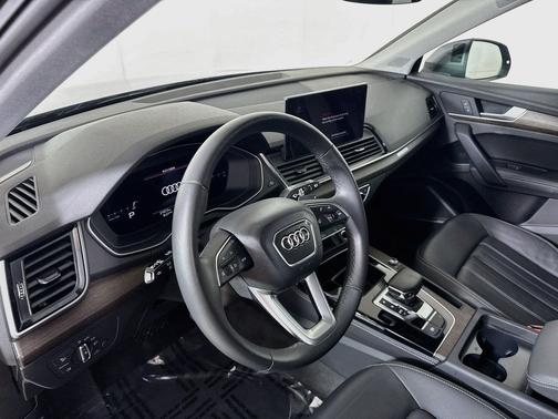 Daytona Gray Pearl Effect 2023 Audi Q5 45 S line Premium Plus