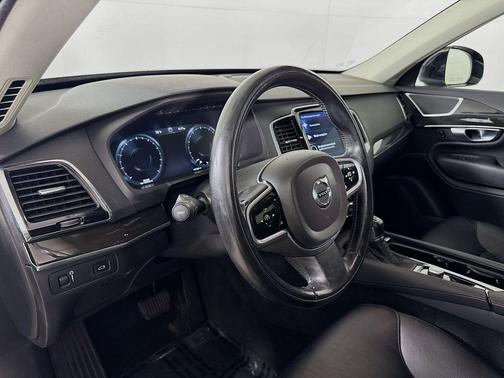 Onyx Black Metallic 2018 Volvo XC90 T5 Momentum