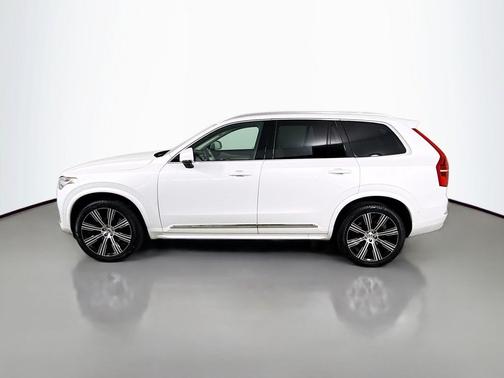 Crystal White Metallic 2023 Volvo XC90 B6 Ultimate 7-Seater