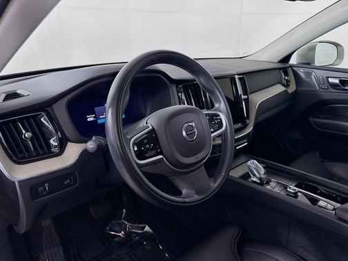 Silver Dawn Metallic 2022 Volvo XC60 B5 Inscription