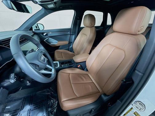 Arkona White 2025 Audi Q3 Premium 45 TFSI S line quattro Tiptronic