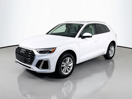 Glacier White Metallic 2023 Audi Q5 45 S line Premium