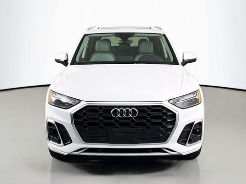 Glacier White Metallic 2023 Audi Q5 45 S line Premium