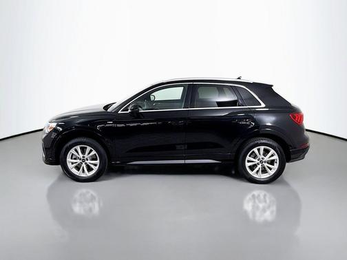 Mythos Black Metallic 2023 Audi Q3 Premium 45 TFSI S line quattro Tiptronic