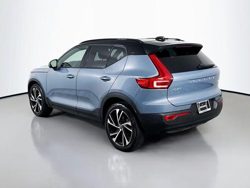 2021 Volvo XC40 T5 R-Design