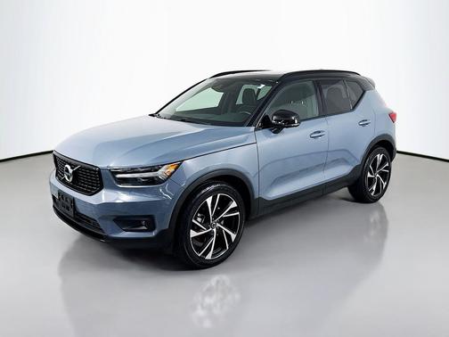 2021 Volvo XC40 T5 R-Design