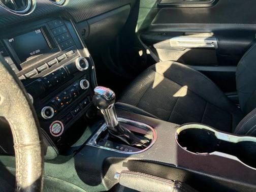 2017 Ford Mustang V6