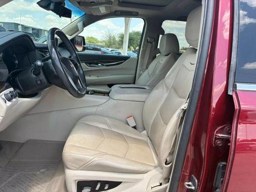 2019 Cadillac Escalade Luxury