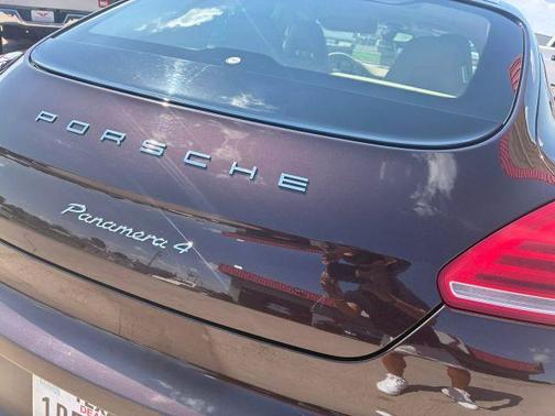 2014 Porsche Panamera 4