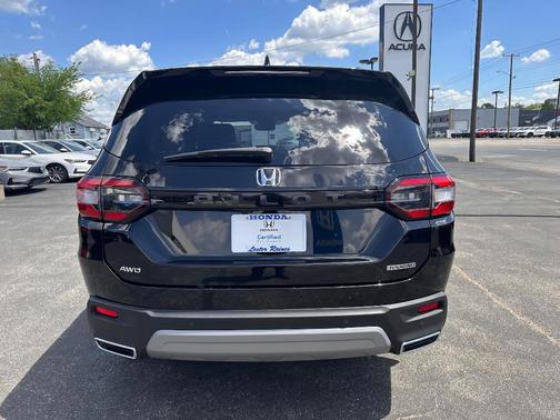 2025 Honda Pilot Touring