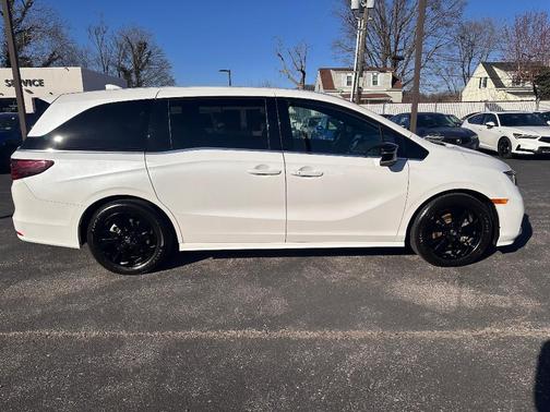 2023 Honda Odyssey Sport