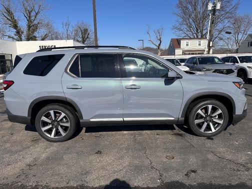 2024 Honda Pilot Touring