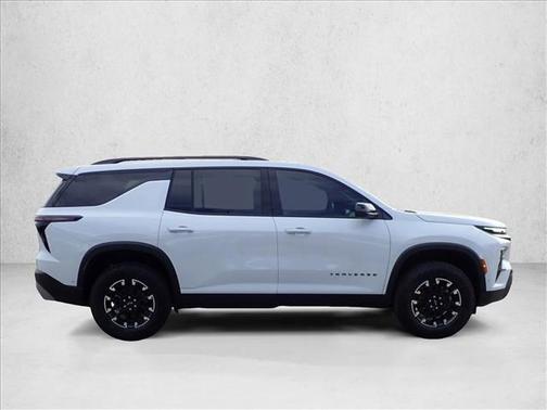 Polar White Tricoat 2026 Chevrolet Traverse AWD Z71