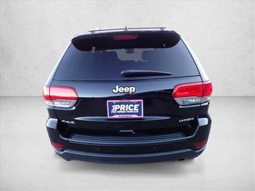Diamond Black Crystal Pearlcoat 2017 Jeep Grand Cherokee Laredo