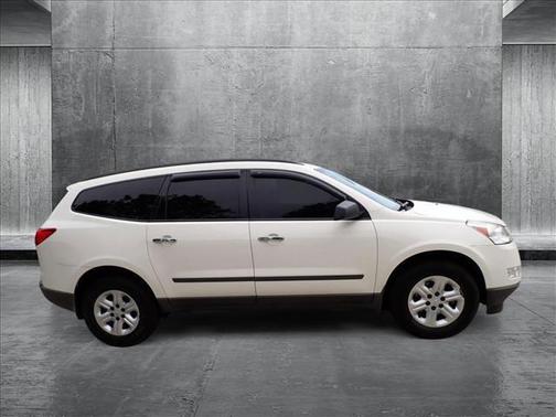 2010 Chevrolet Traverse LS