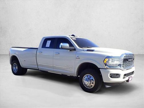 2022 RAM 3500 Limited Crew Cab 4x4 8' Box