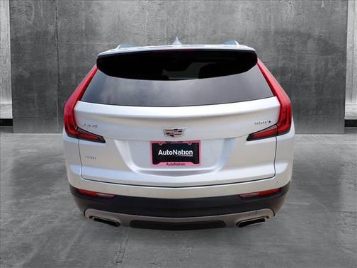2022 Cadillac XT4 Premium Luxury