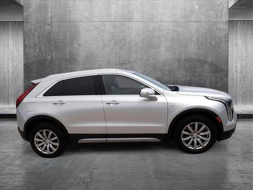 2022 Cadillac XT4 Premium Luxury