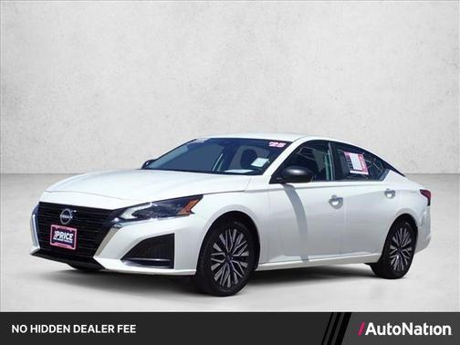 Glacier White 2025 Nissan Altima SV FWD