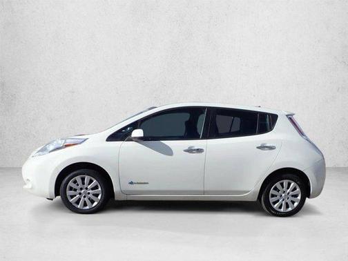 Glacier White 2017 Nissan Leaf S