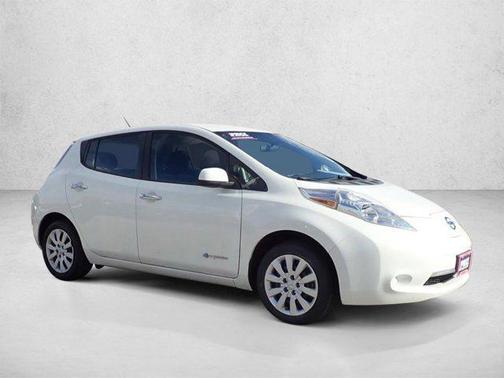 Glacier White 2017 Nissan Leaf S