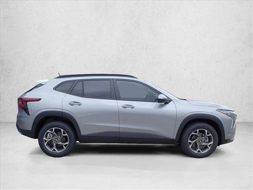 Sterling Gray Metallic 2026 Chevrolet Trax LT