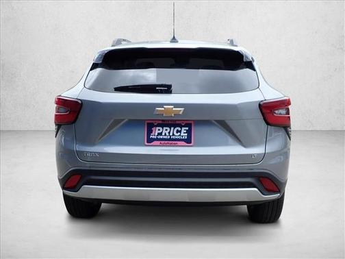 Sterling Gray Metallic 2026 Chevrolet Trax LT