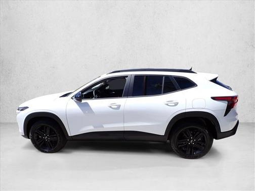 Summit White 2026 Chevrolet Trax FWD ACTIV