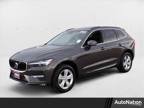 2022 Volvo XC60 B5 Momentum