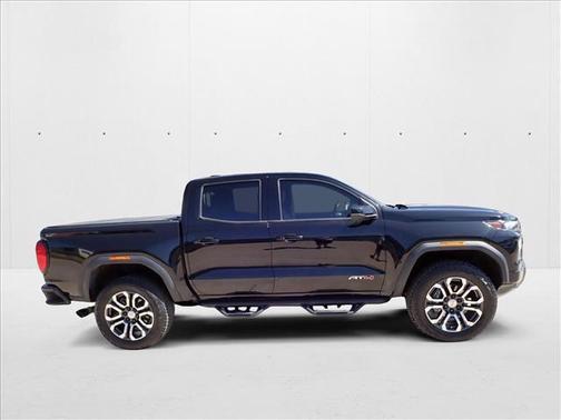 2023 GMC Canyon AT4