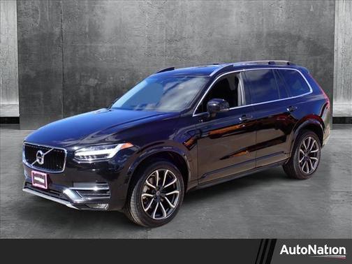 2017 Volvo XC90 T6 Momentum