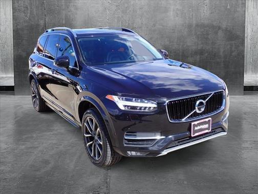 2017 Volvo XC90 T6 Momentum