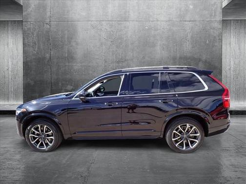 2017 Volvo XC90 T6 Momentum