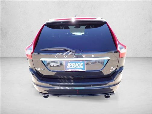 2017 Volvo XC60 T6 R-Design