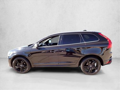 2017 Volvo XC60 T6 R-Design