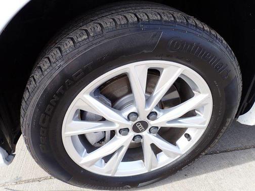 2024 Audi Q3 45 S line Premium Plus