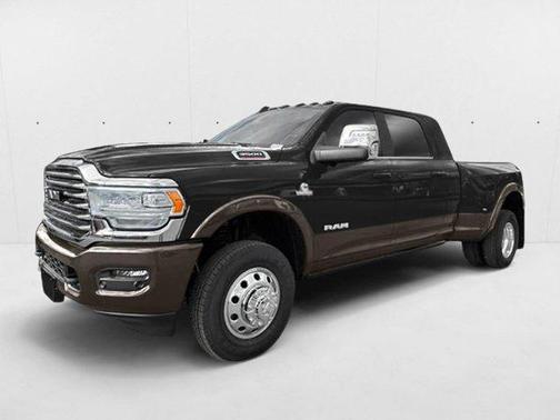 Diamond Black Crystal Pearlcoat 2024 RAM 3500 Longhorn