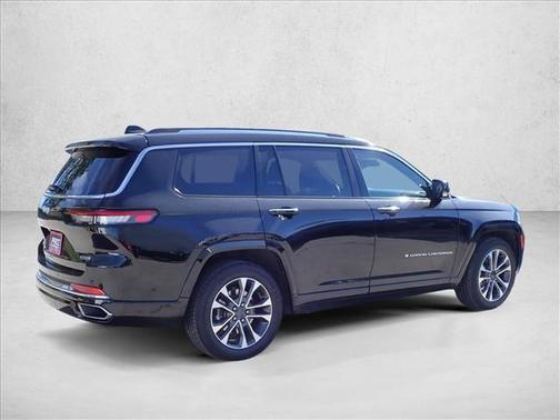 Diamond Black Crystal Pearlcoat 2022 Jeep Grand Cherokee L Overland